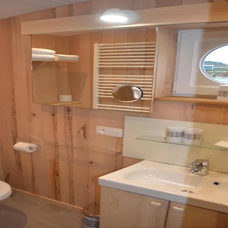 Mobile Home In Ardennes Near Forest & Sauna, Cleaning Included Holiday home